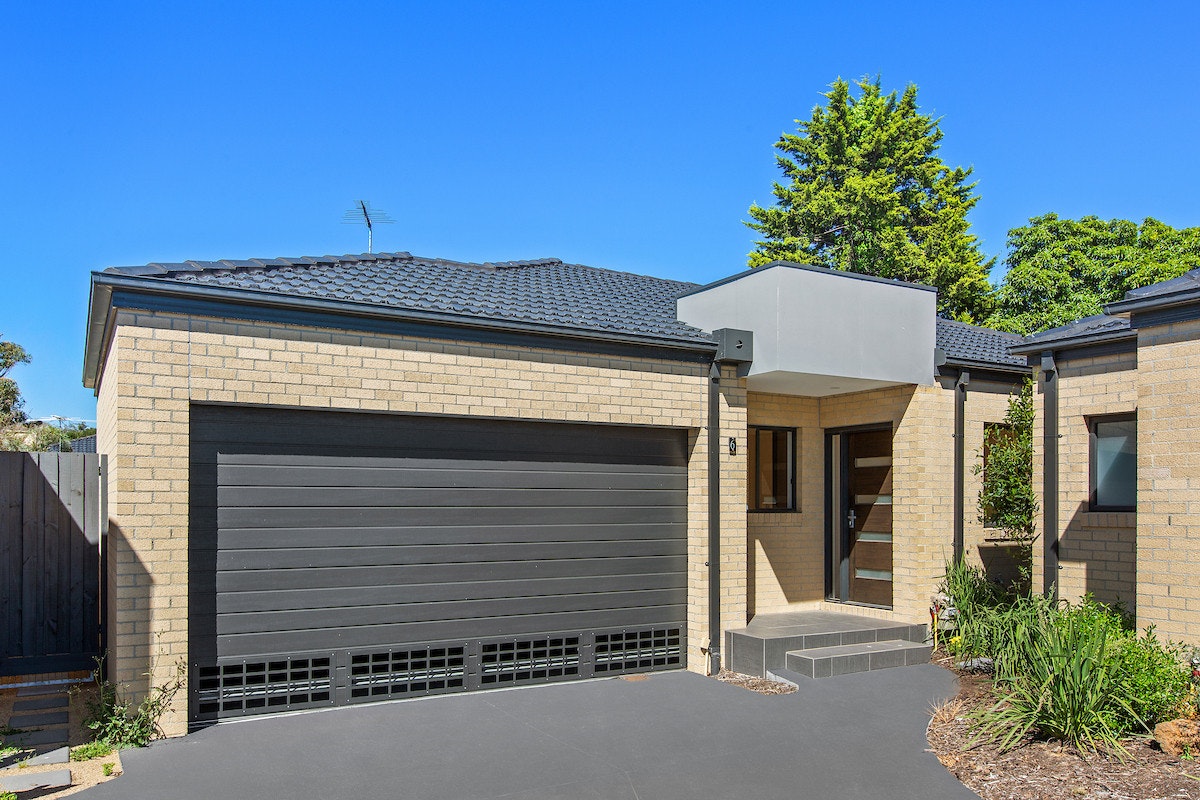 Image of garage