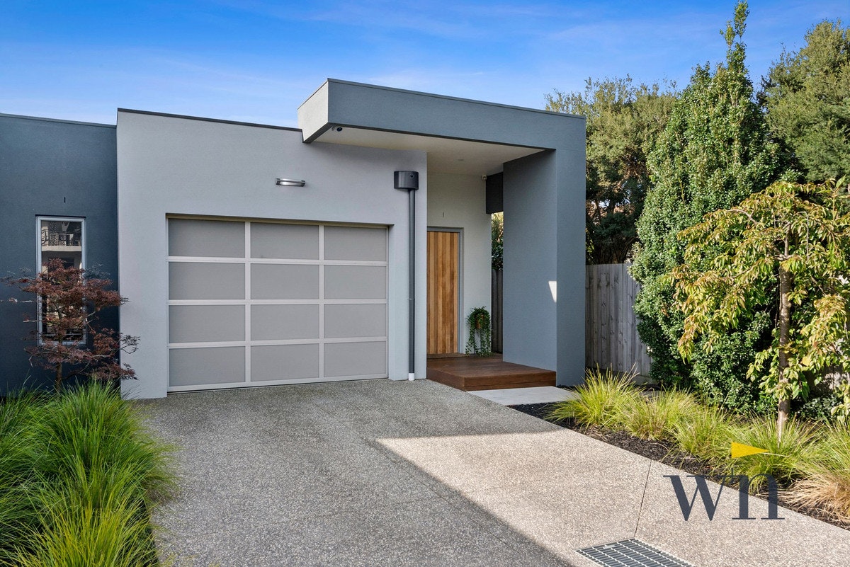 Image of garage