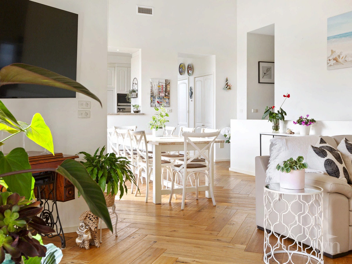 Image of dining room