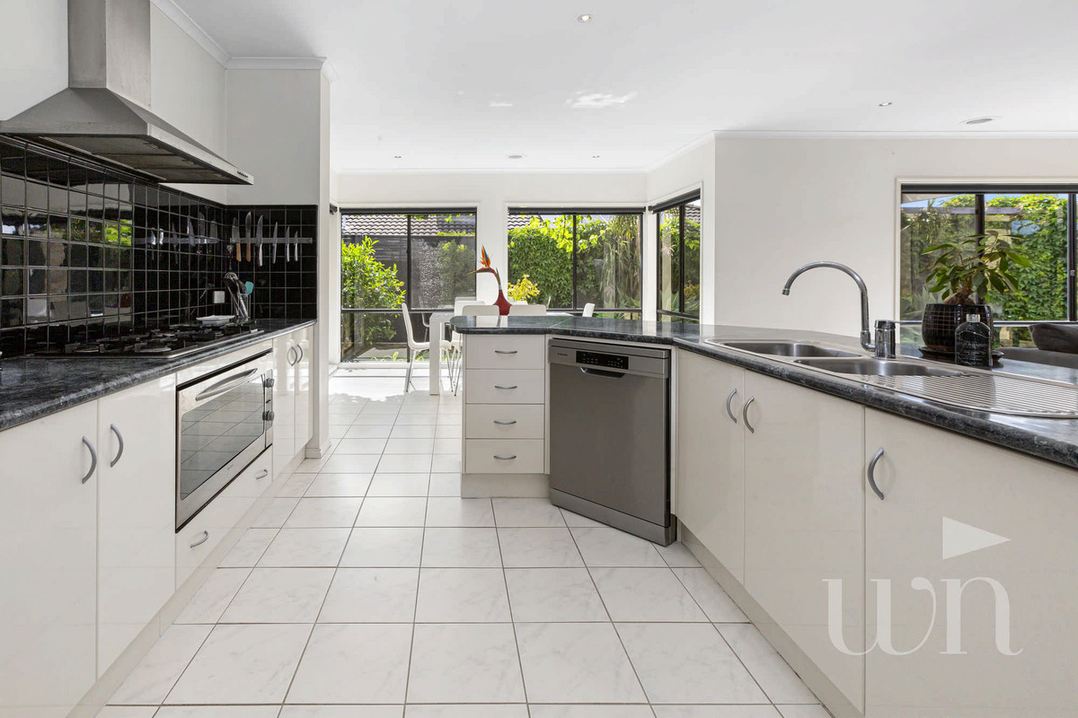 5 Outlook Court, Mornington - Thumbnail 6