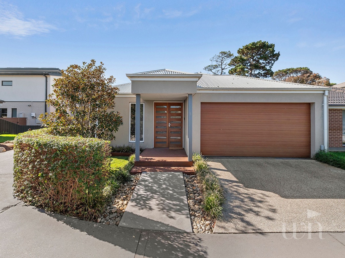 Image of garage