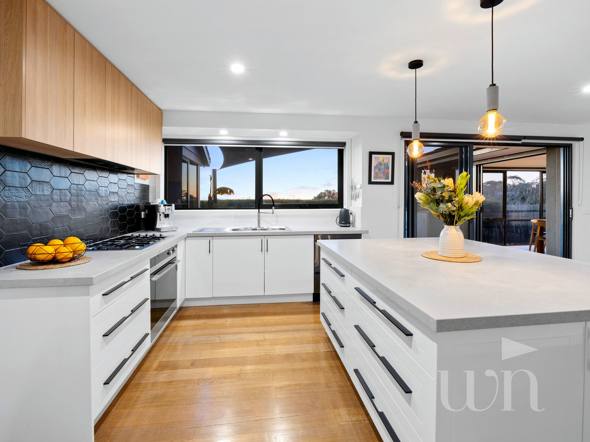 8 Cornwall Crescent, Mount Martha - Thumbnail 3