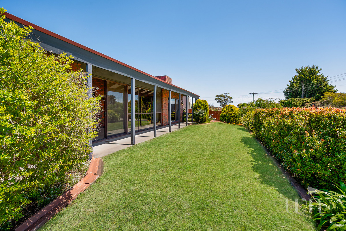 16 Roslyn Street, Mount Martha - Thumbnail 2