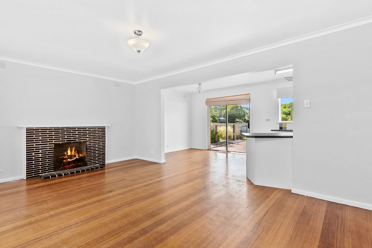 18 Downward Street, Mornington - Thumbnail 2
