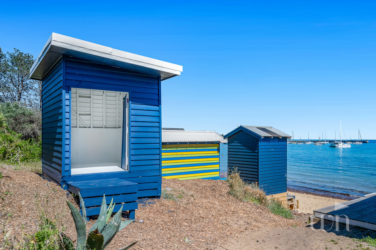 Boatshed 33 Shire Hall Beach, Mornington - Thumbnail 4
