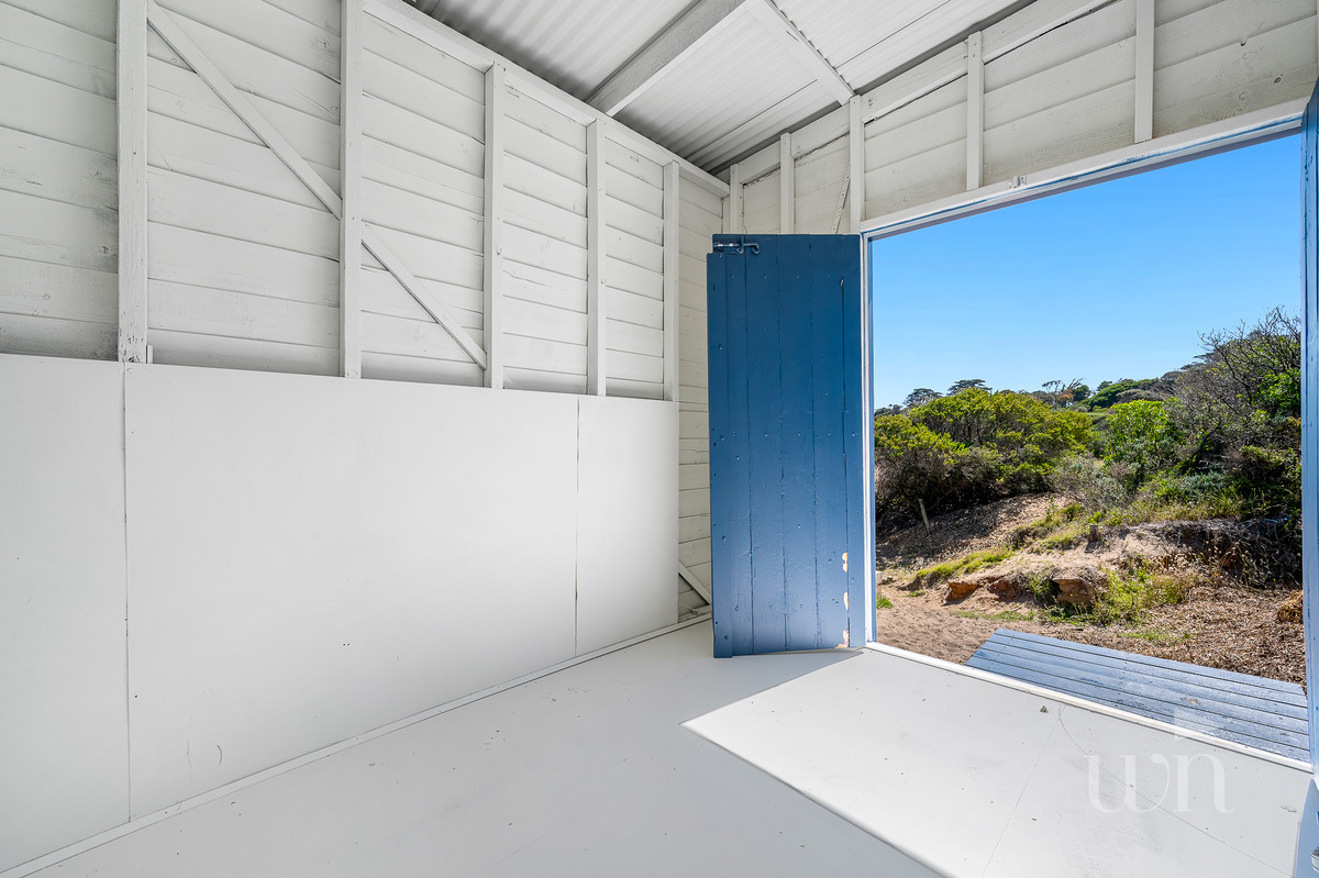 Boatshed 33 Shire Hall Beach, Mornington - Thumbnail 2