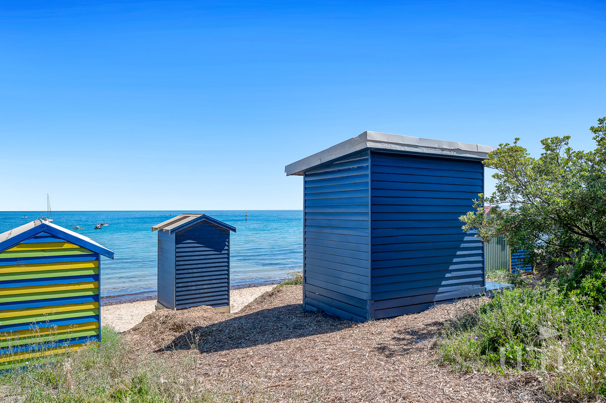 Boatshed 33 Shire Hall Beach, Mornington - Thumbnail 5