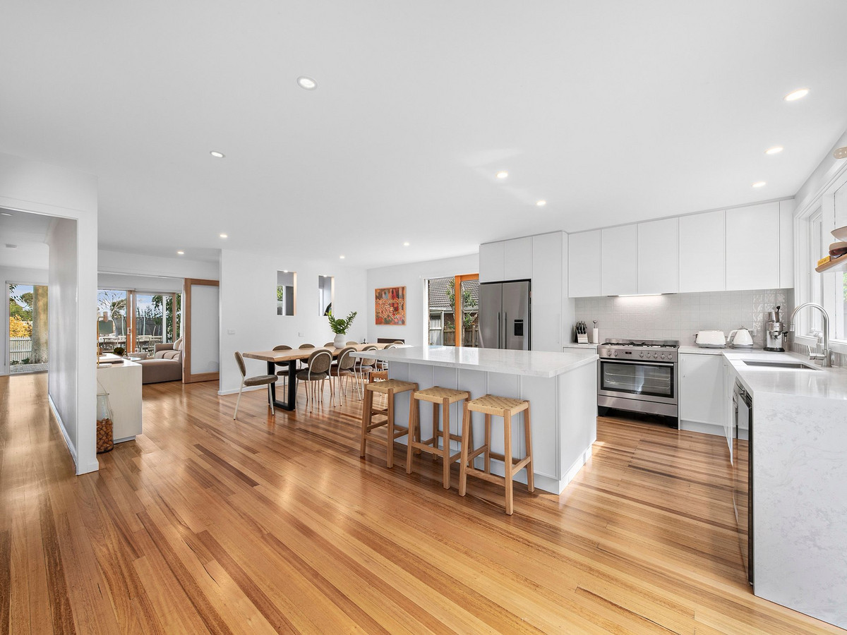 12 Gaskell Avenue, Mount Eliza - Thumbnail 2