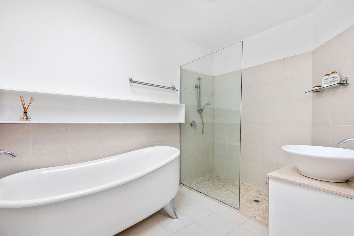 Image of tub