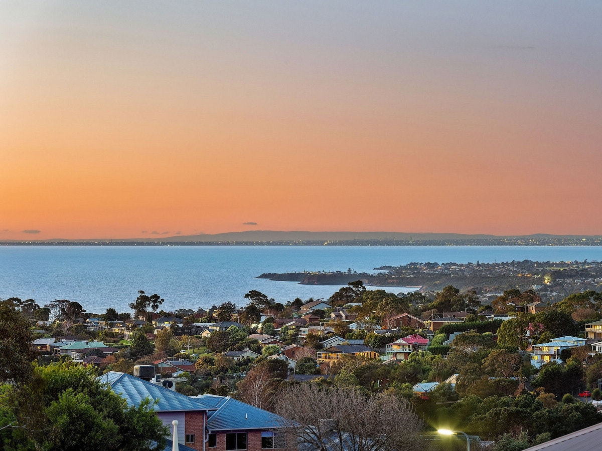 Image of horizon