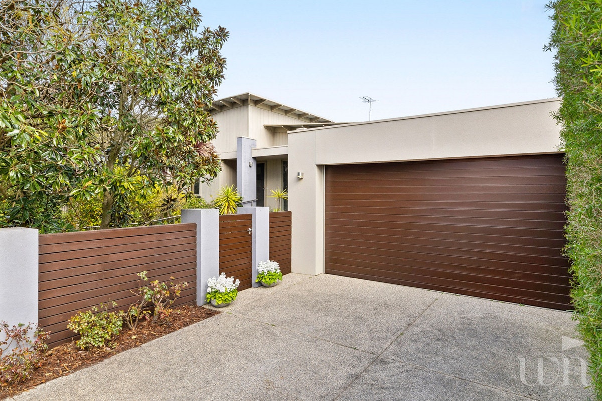 Image of garage