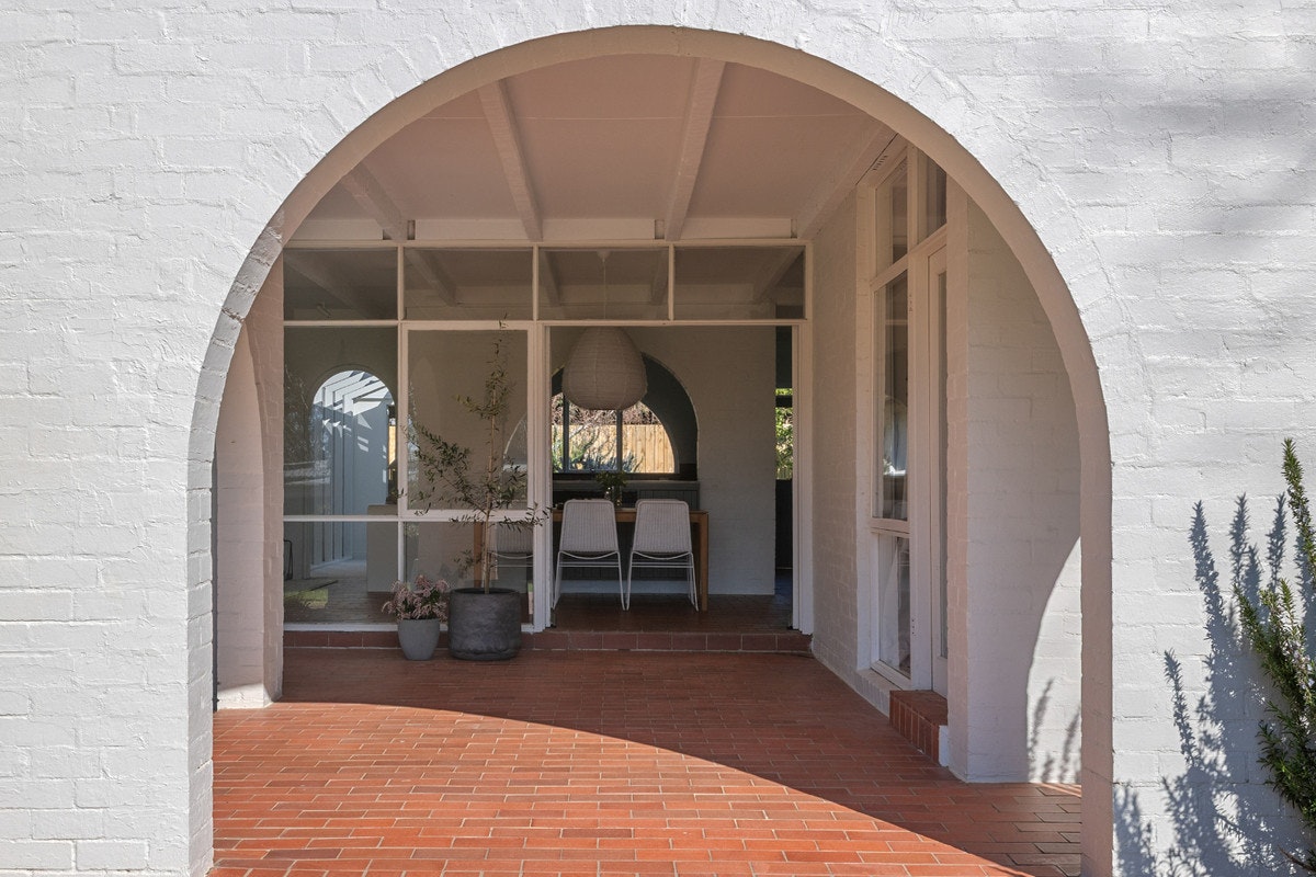 Image of arch