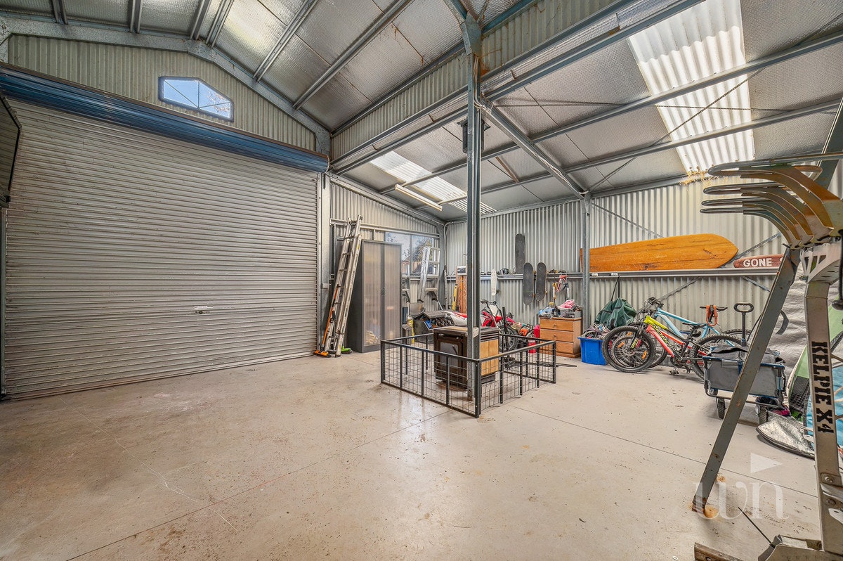Image of garage