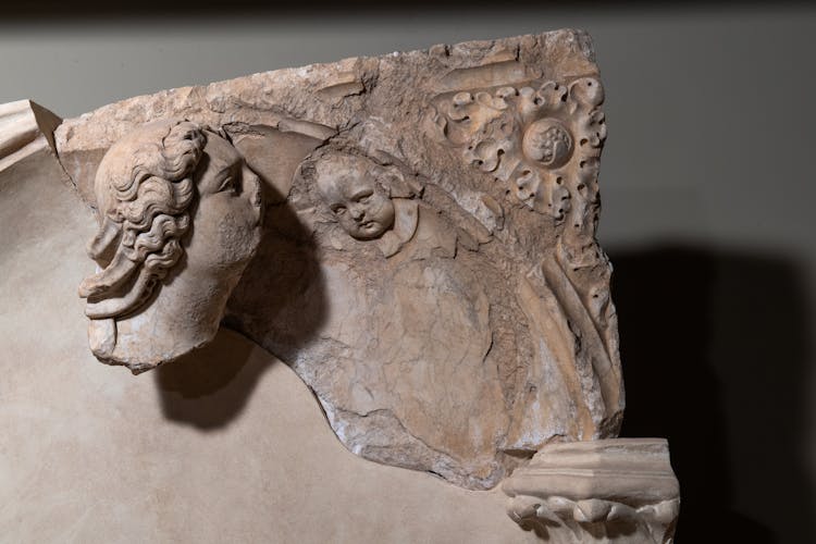 particolare fonte gaia