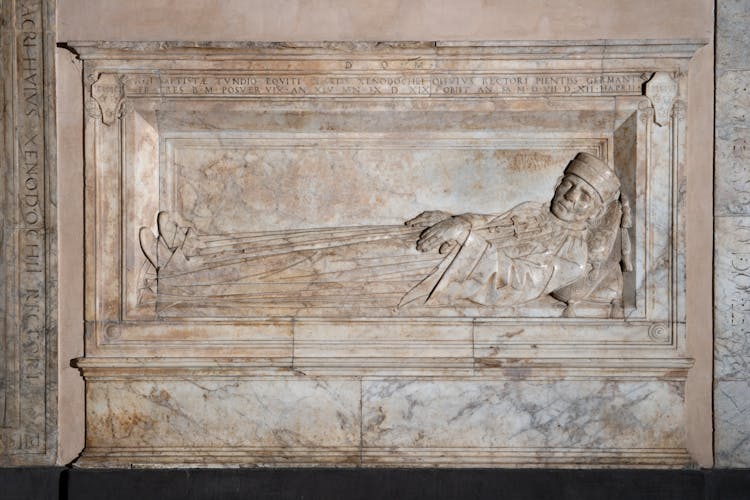 monumento funebre