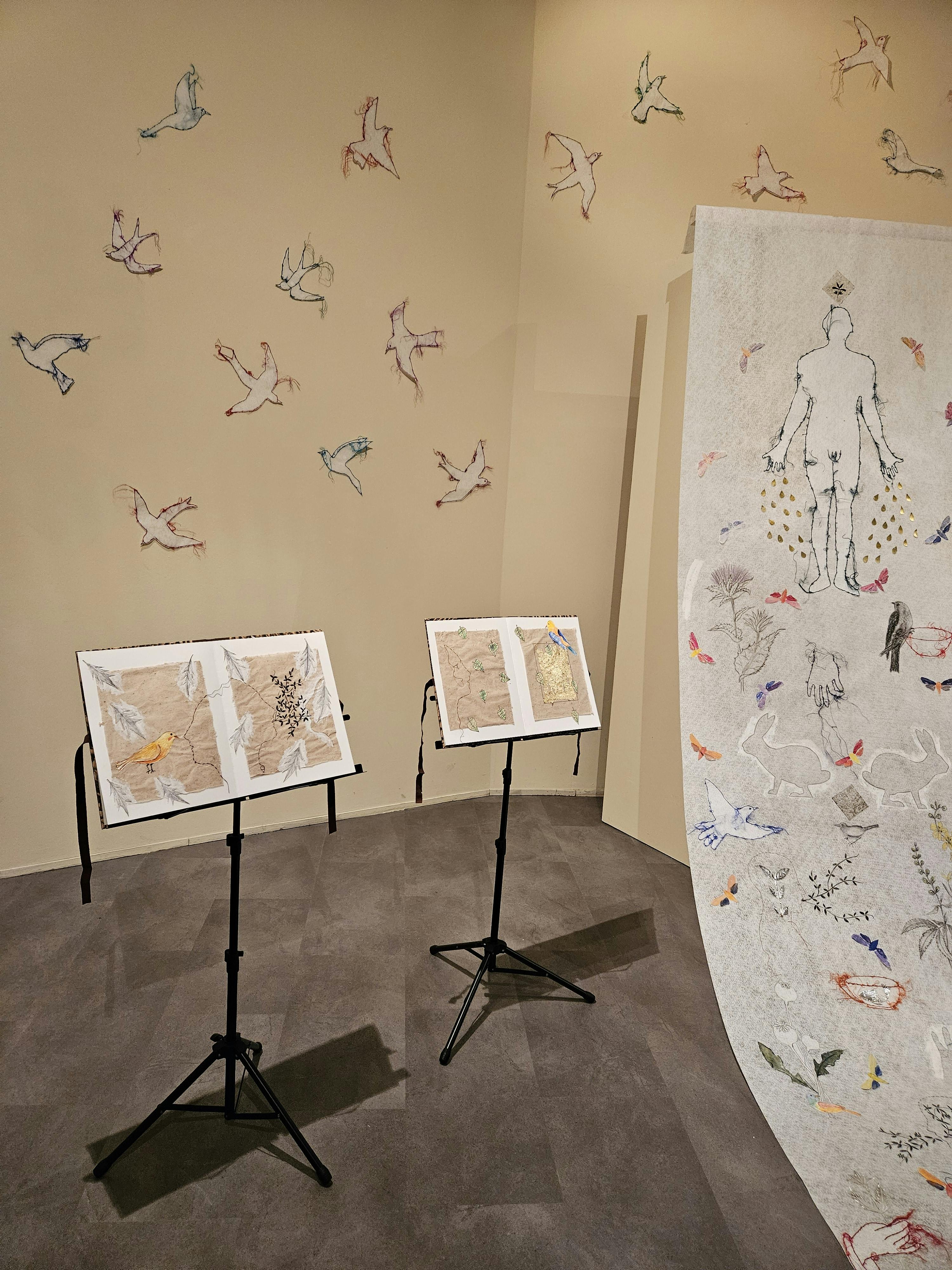 una sezione della mostra "Giardino di carta"