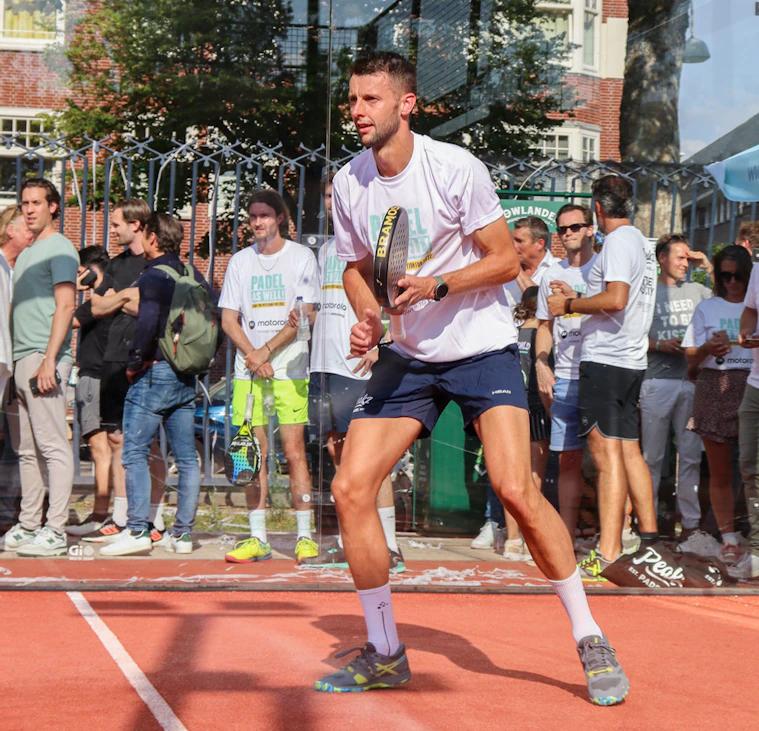 Padel in centrum van Amsterdam bij Peakz Padel Padel in centrum van Amsterdam bij Peakz Padel