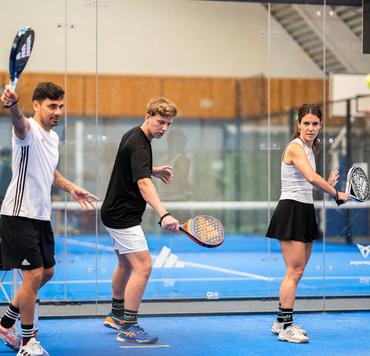 Padelles in Nijmegen bij Peakz Padel Padelles in Nijmegen bij Peakz Padel