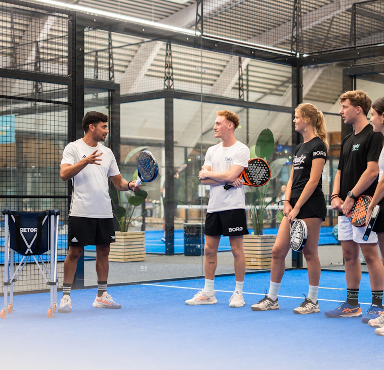 Padelles in utrecht bij Peakz Padel Padelles in utrecht bij Peakz Padel