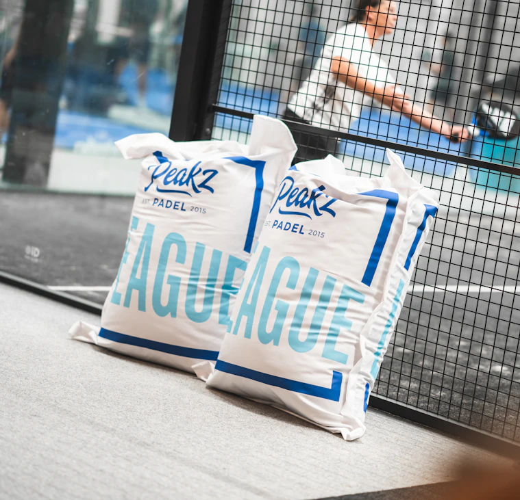 De gloednieuwe padel locatie in Papendrecht met 11 banen De gloednieuwe padel locatie in Papendrecht met 11 banen