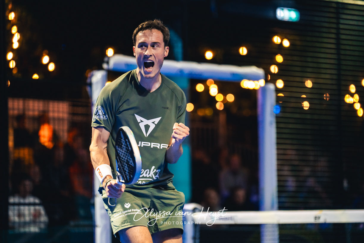 Speler viert punt bij Club Session