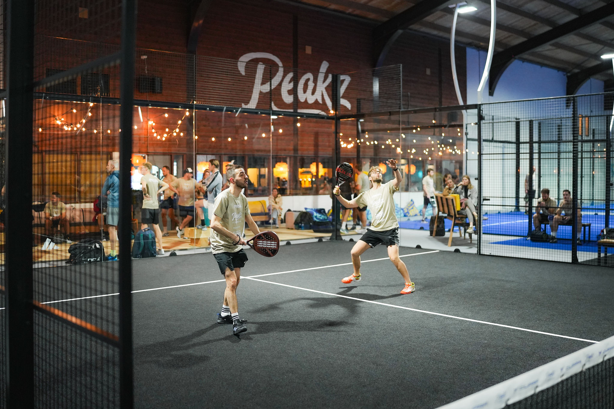 Padelbaan in Heemskerk bij Peakz Padel