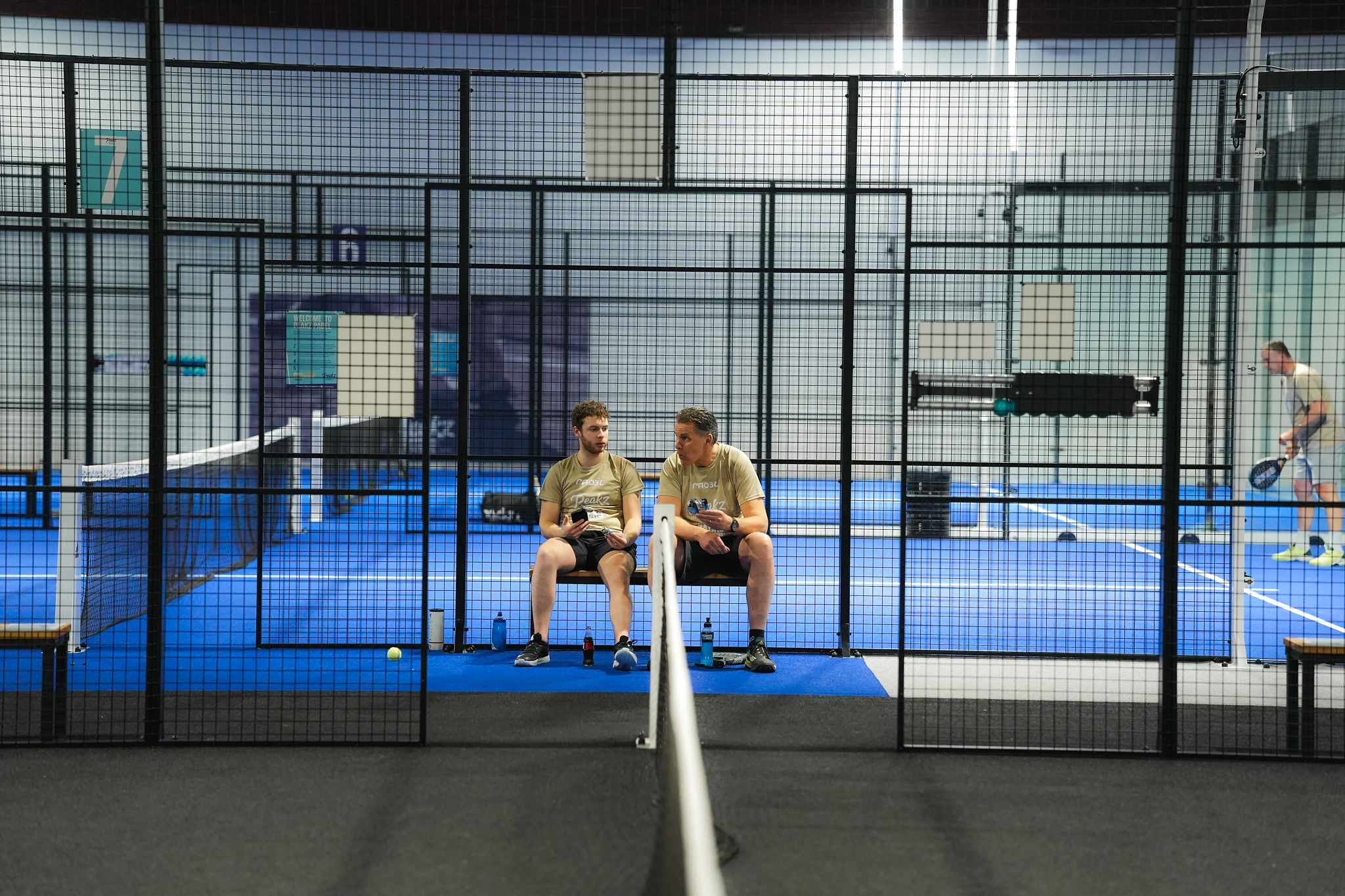 Padelbanen bij Peakz Padel Heemskerk