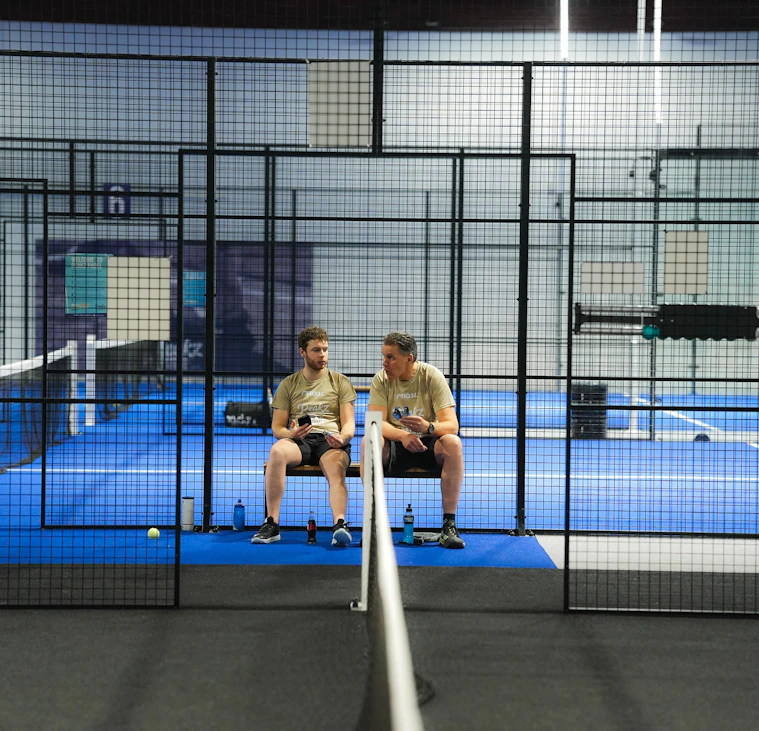 Padelbanen bij Peakz Padel Heemskerk Padelbanen bij Peakz Padel Heemskerk