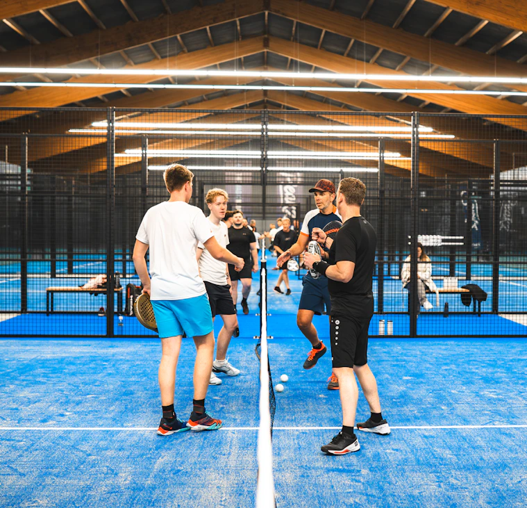 Padellen bij Peakz Padel Heerlen Padellen bij Peakz Padel Heerlen