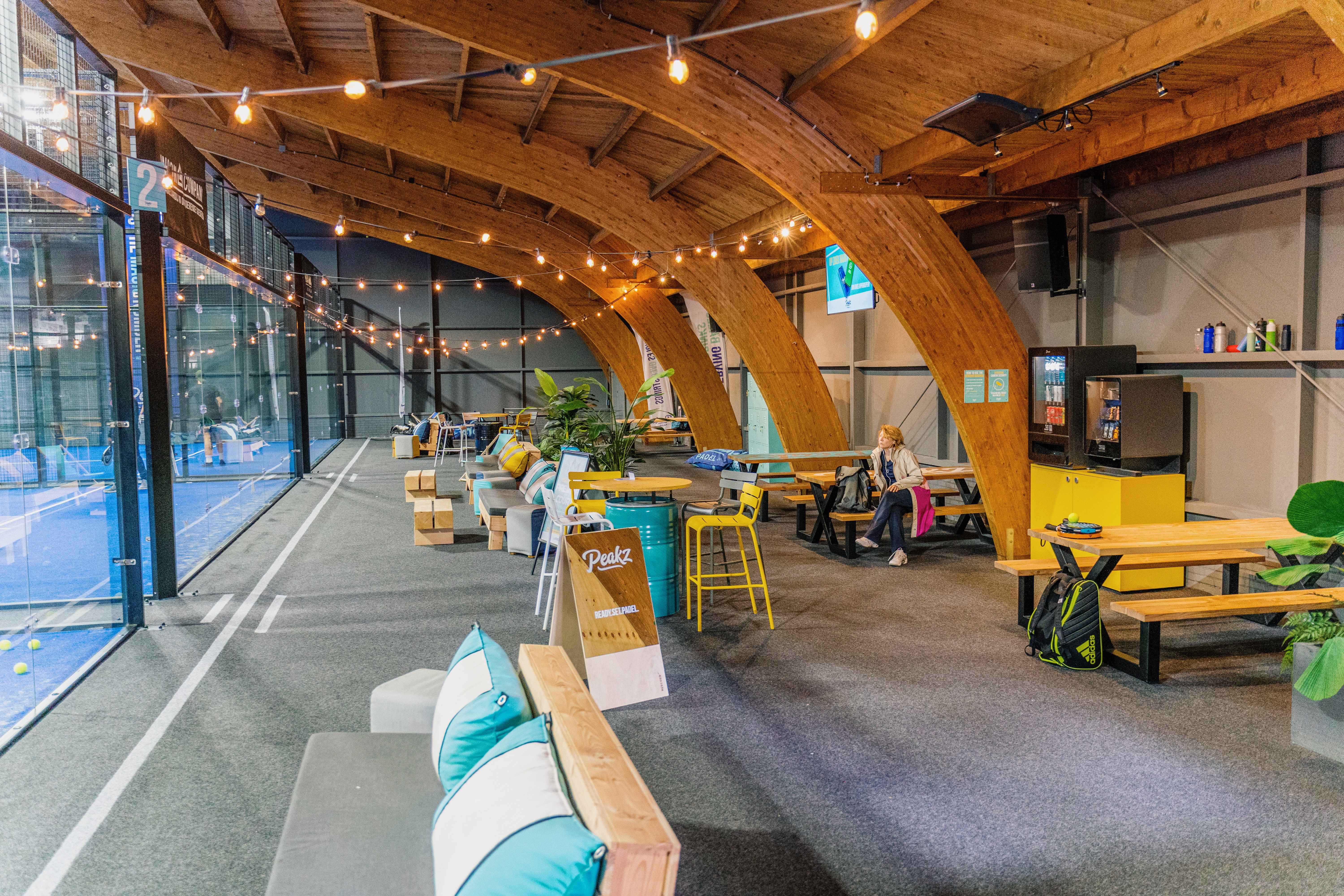 Padel event locatie bij Peakz Padel Den Haag