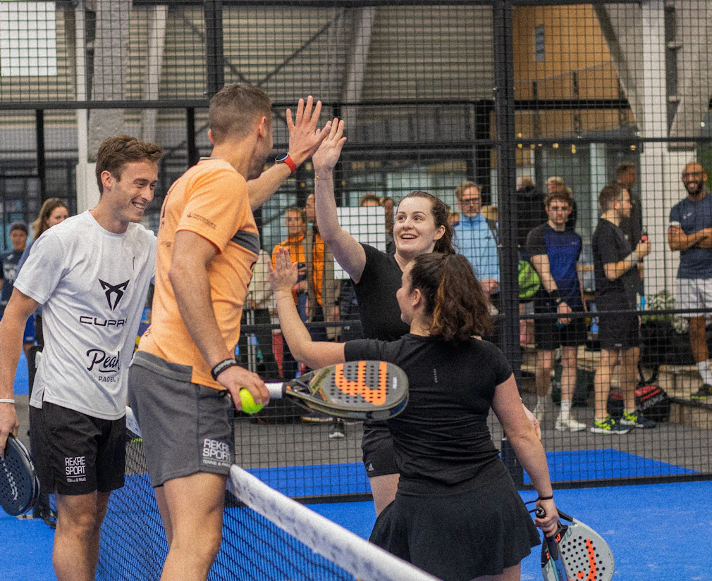padellen met je collega´s bij Peakz Padel padellen met je collega´s bij Peakz Padel