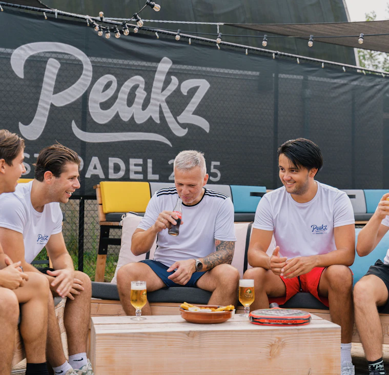 Peakz Padel gezelligheid in Oisterwijk Peakz Padel gezelligheid in Oisterwijk