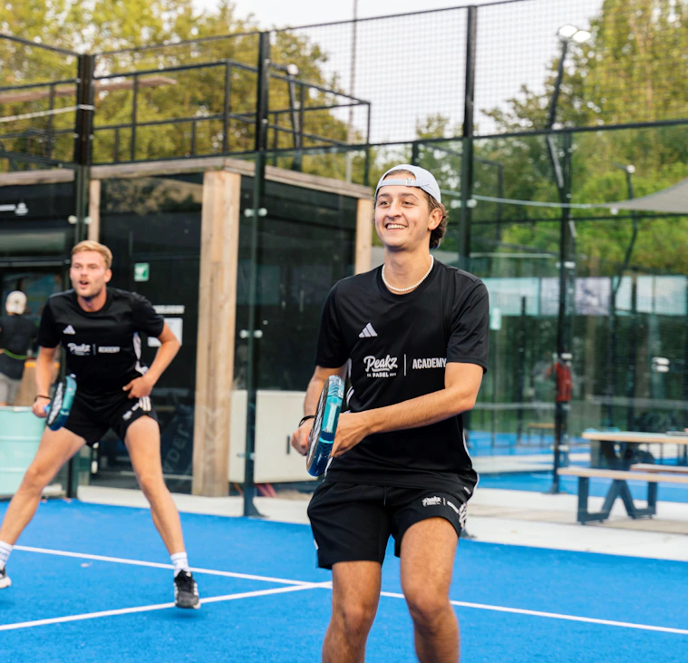Padel in Eindhoven bij Peakz Padel High Tech Campus Padel in Eindhoven bij Peakz Padel High Tech Campus