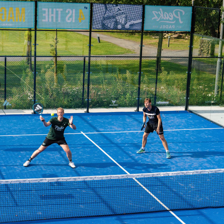 Buiten padellen in Eindhoven Buiten padellen in Eindhoven