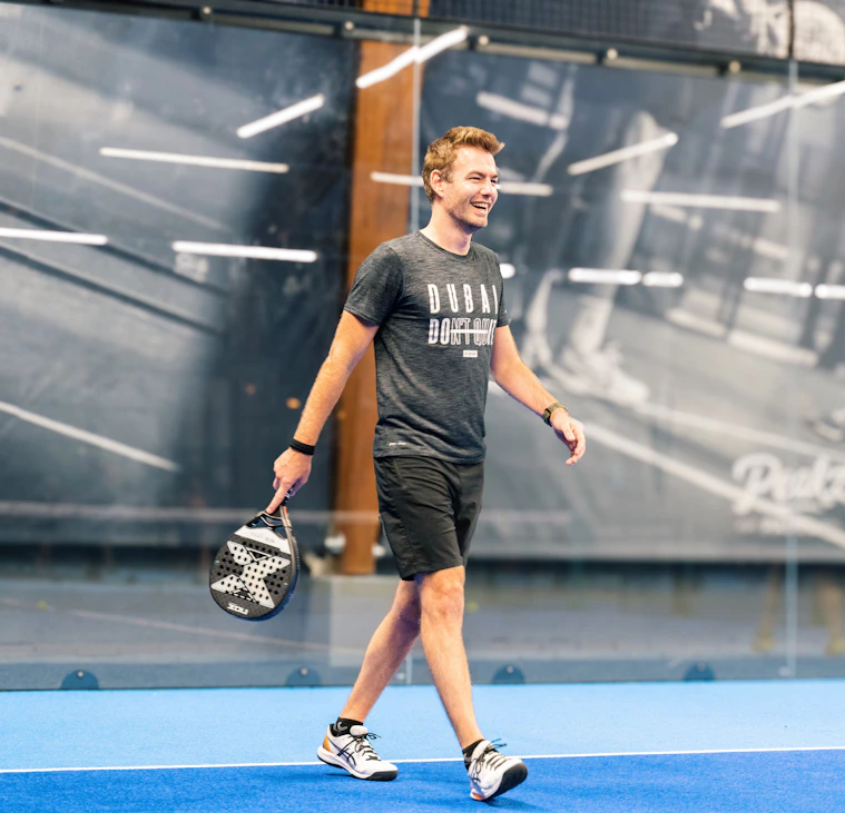 Padellen bij Peakz Padel Apeldoorn Padellen bij Peakz Padel Apeldoorn