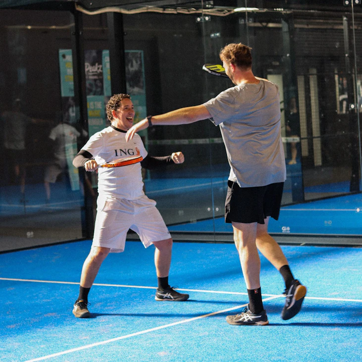 Padel in Groningen bij Peakz Padel Padel in Groningen bij Peakz Padel