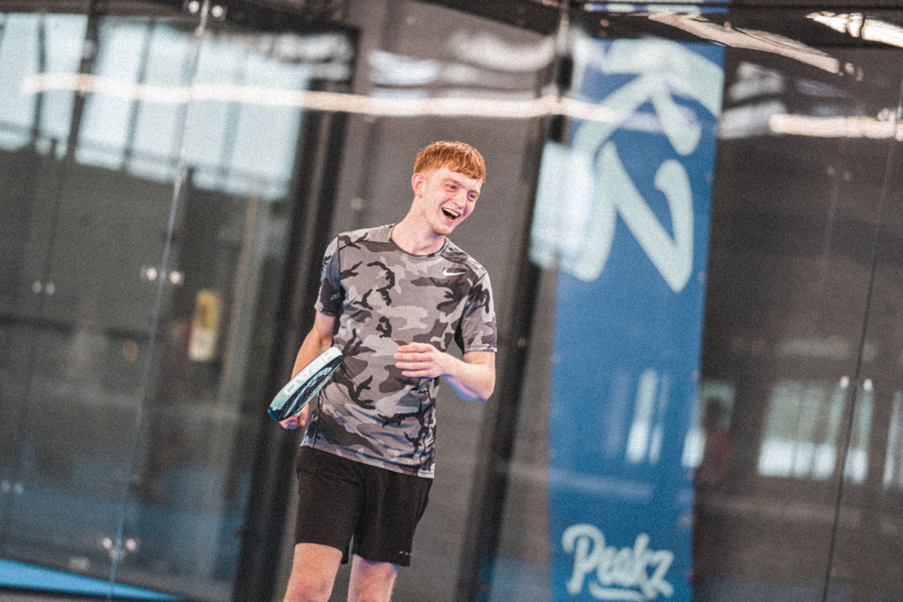 Padel in Groningen bij Peakz Padel