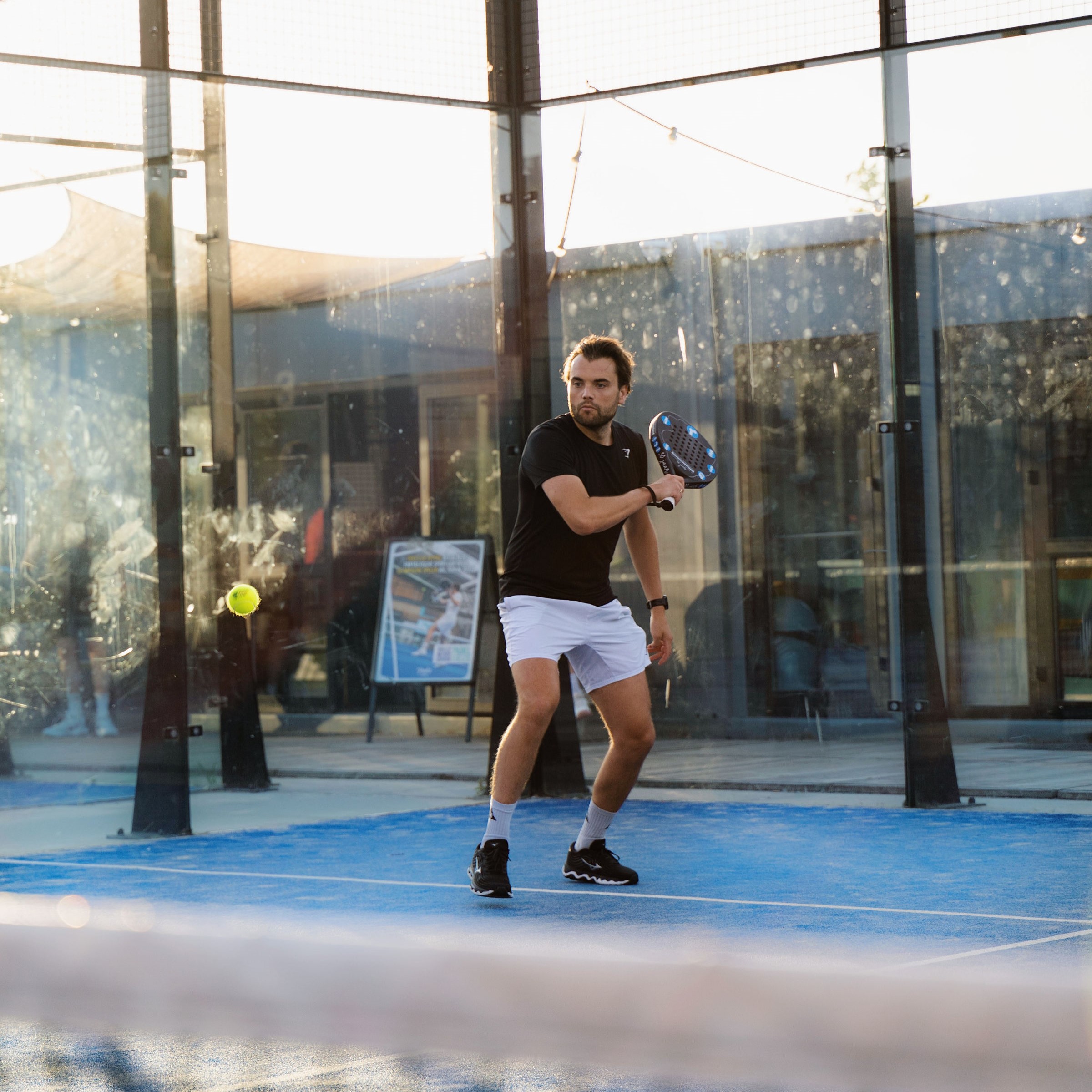 Buiten padellen in Haarlem bij Peakz Padel