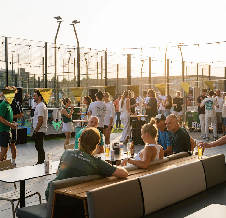 Buiten padelbanen in Amsterdam Zuidoost Buiten padelbanen in Amsterdam Zuidoost