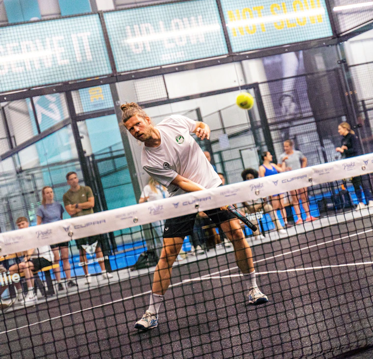 Padel bij Peakz Padel Nijmegen Padel bij Peakz Padel Nijmegen
