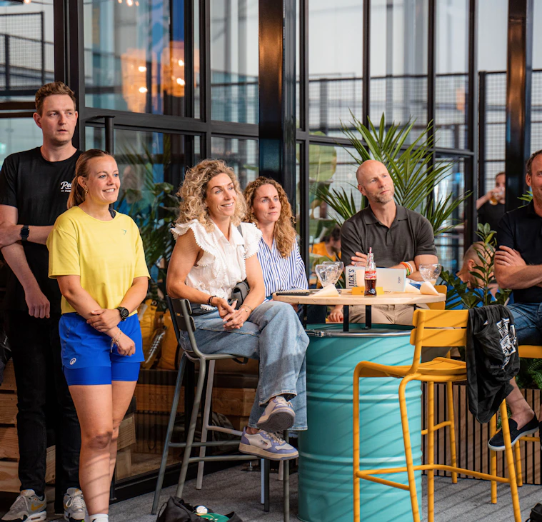 Peakz Padel Groningen Atoomweg borrelen Peakz Padel Groningen Atoomweg borrelen