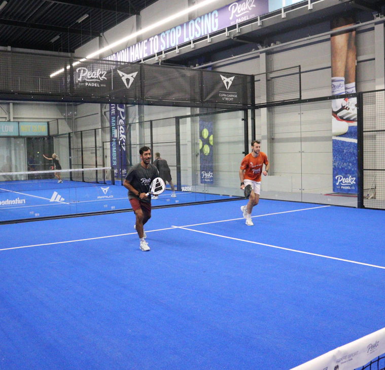 Vrij spelen bij Peakz Padel Amersfoort Vrij spelen bij Peakz Padel Amersfoort