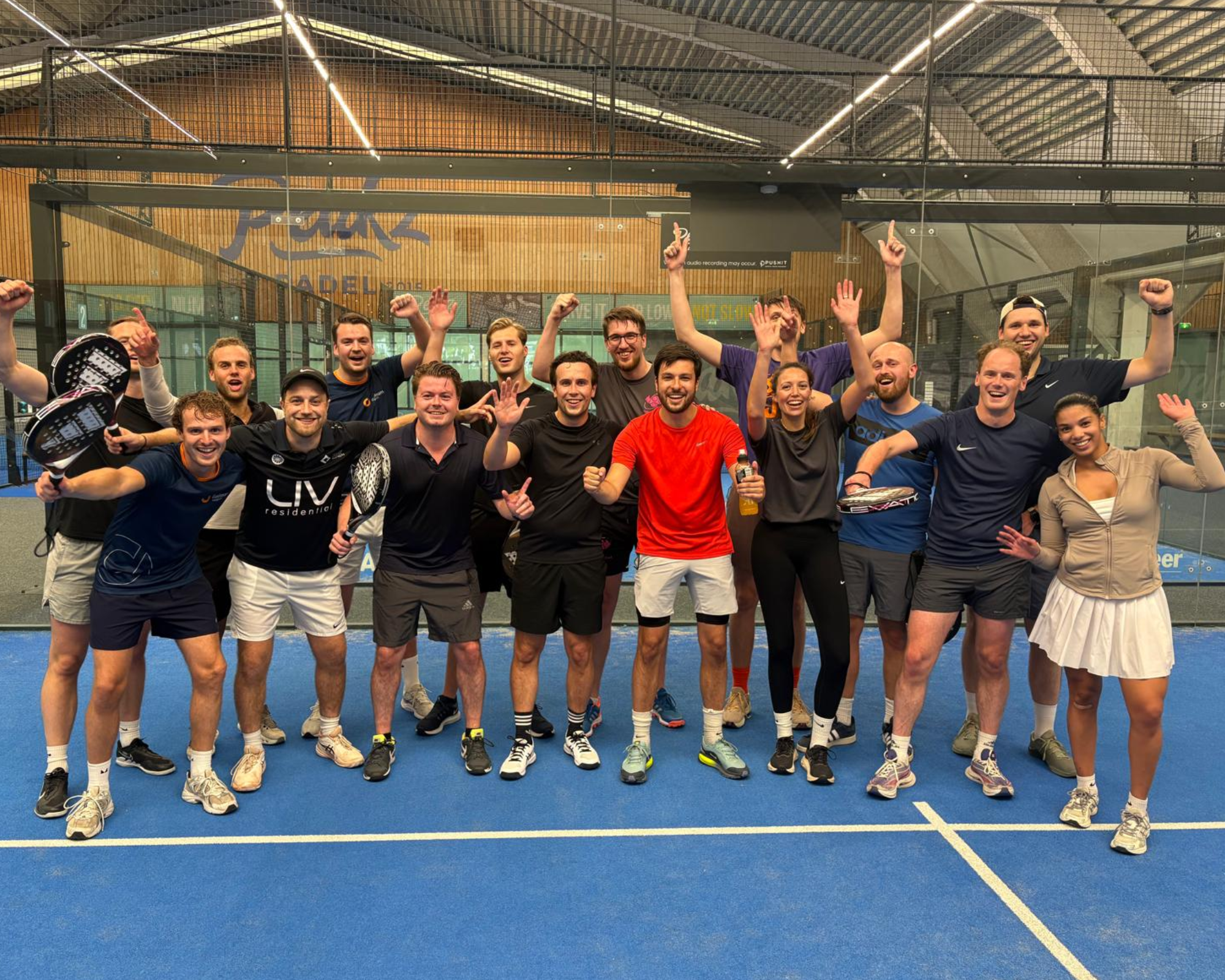 Teamuitje met je bedrijf bij Peakz Padel
