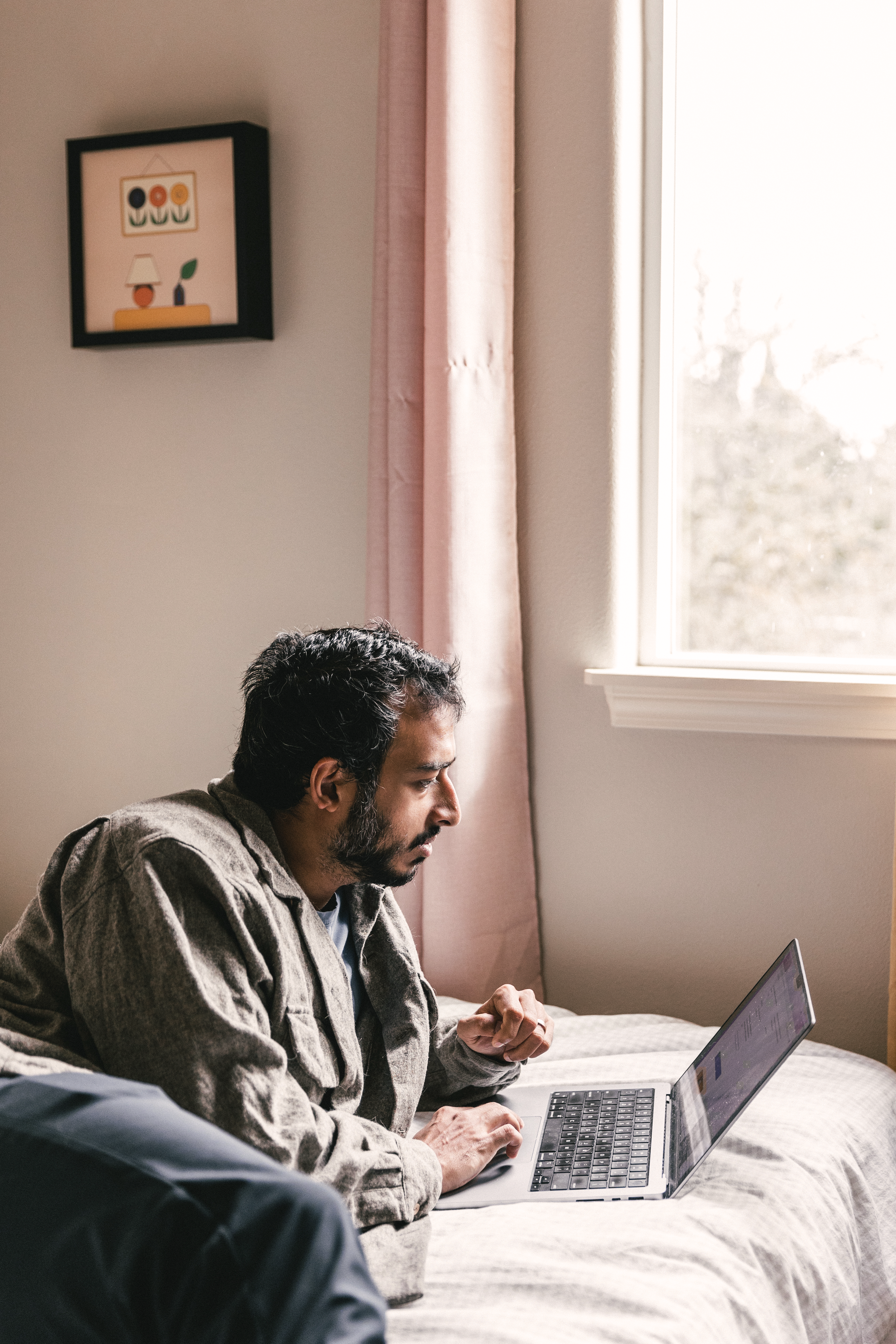 Photo of Lavingia on laptop