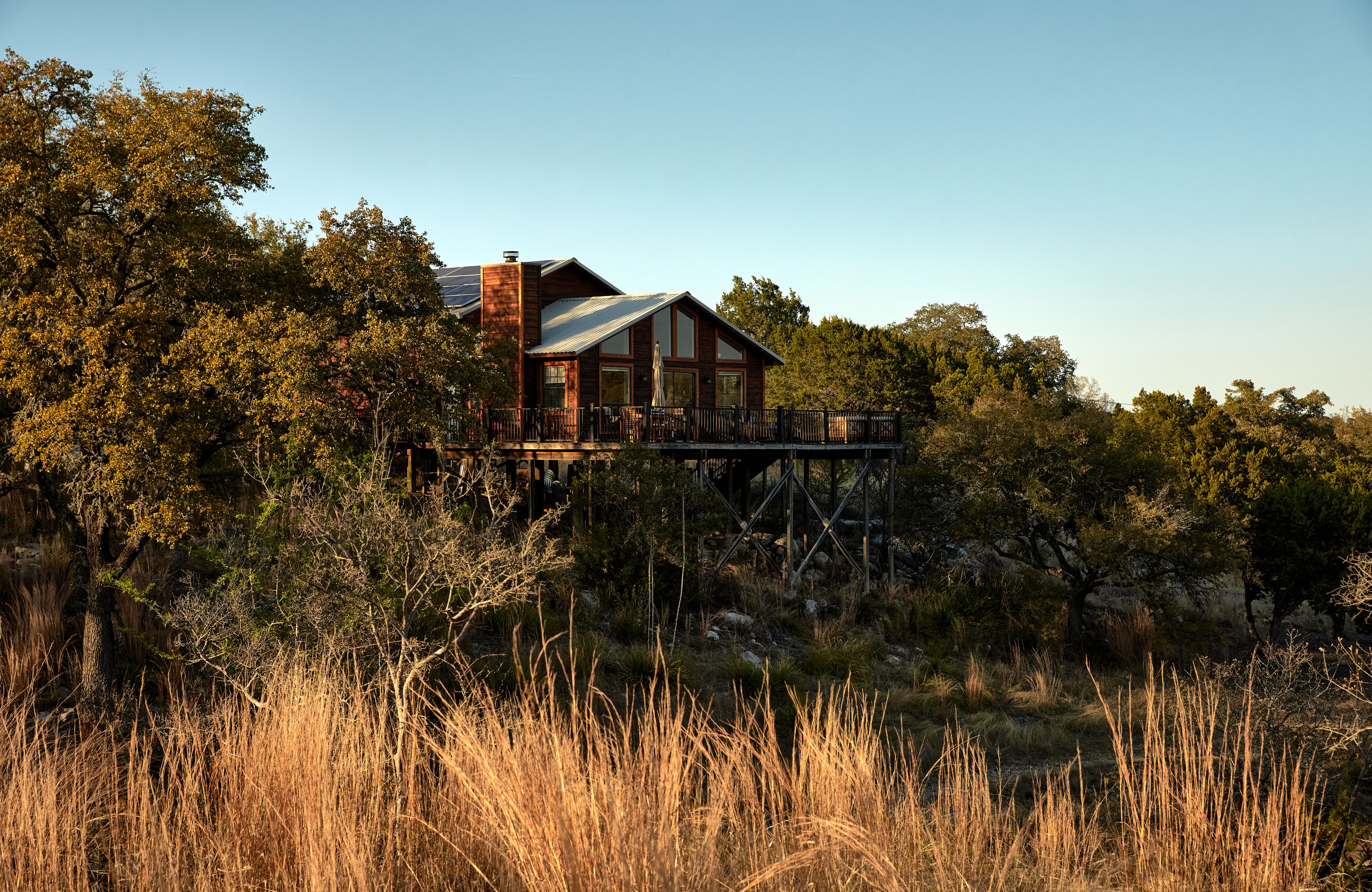 Photo of Hillis' cabin