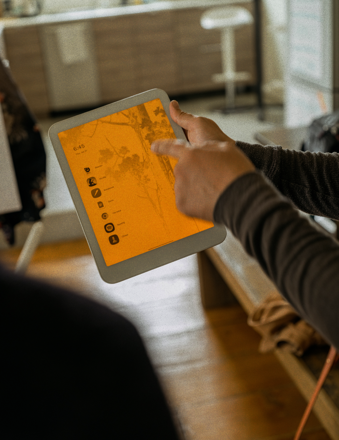 Warm screen on DC-1 tablet