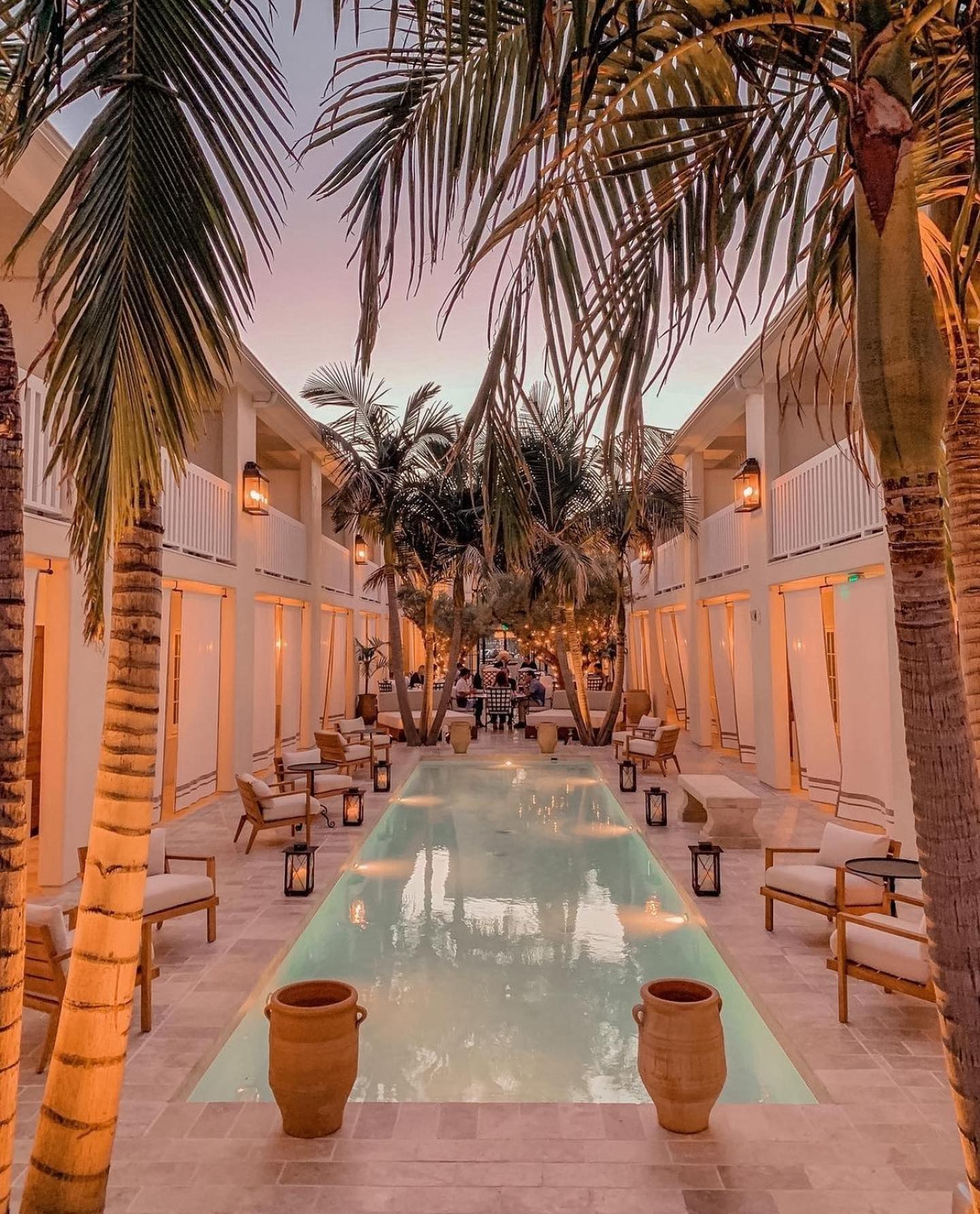 cara hotel pool
