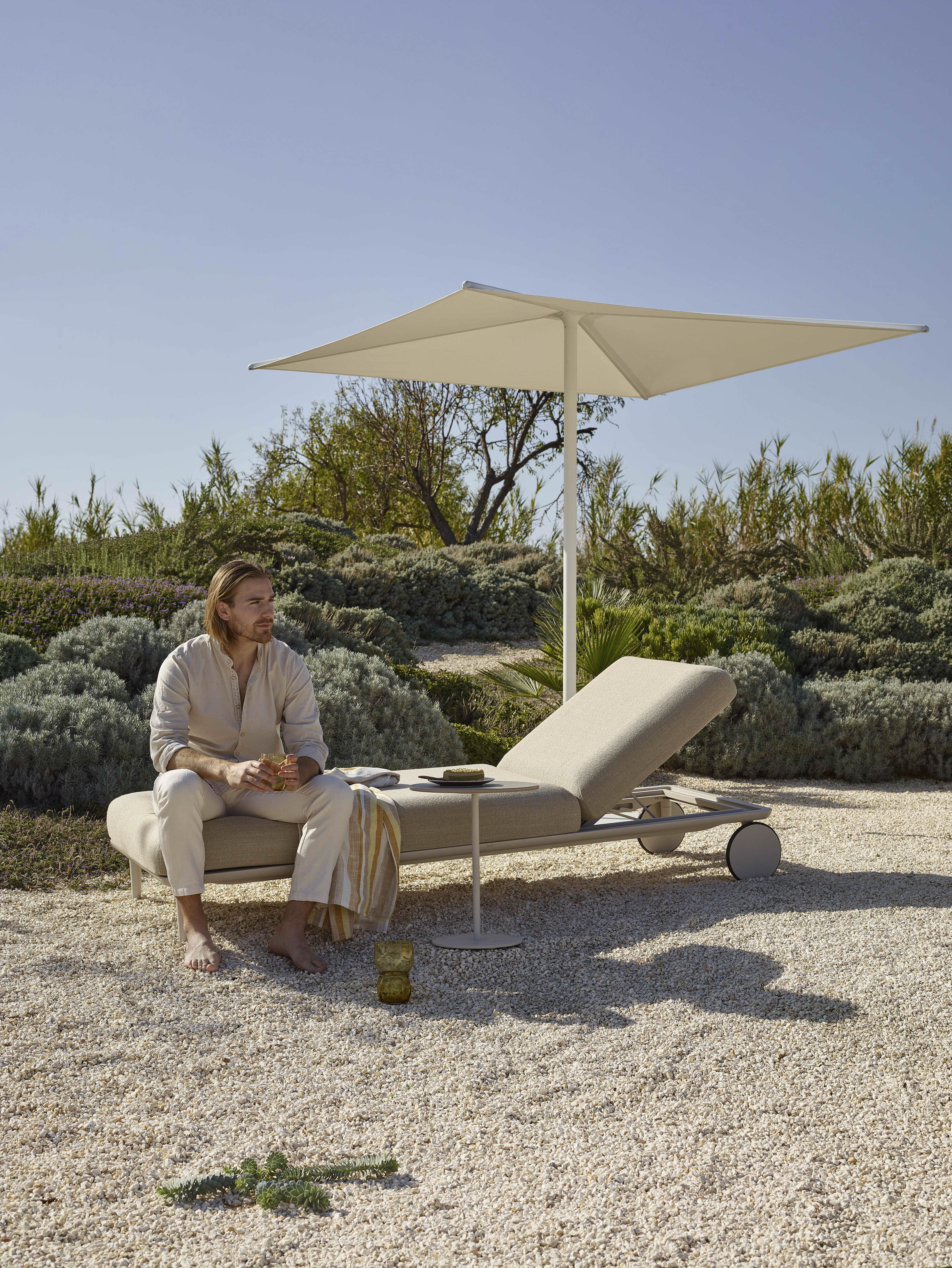 1715960235-styletto-lounger-