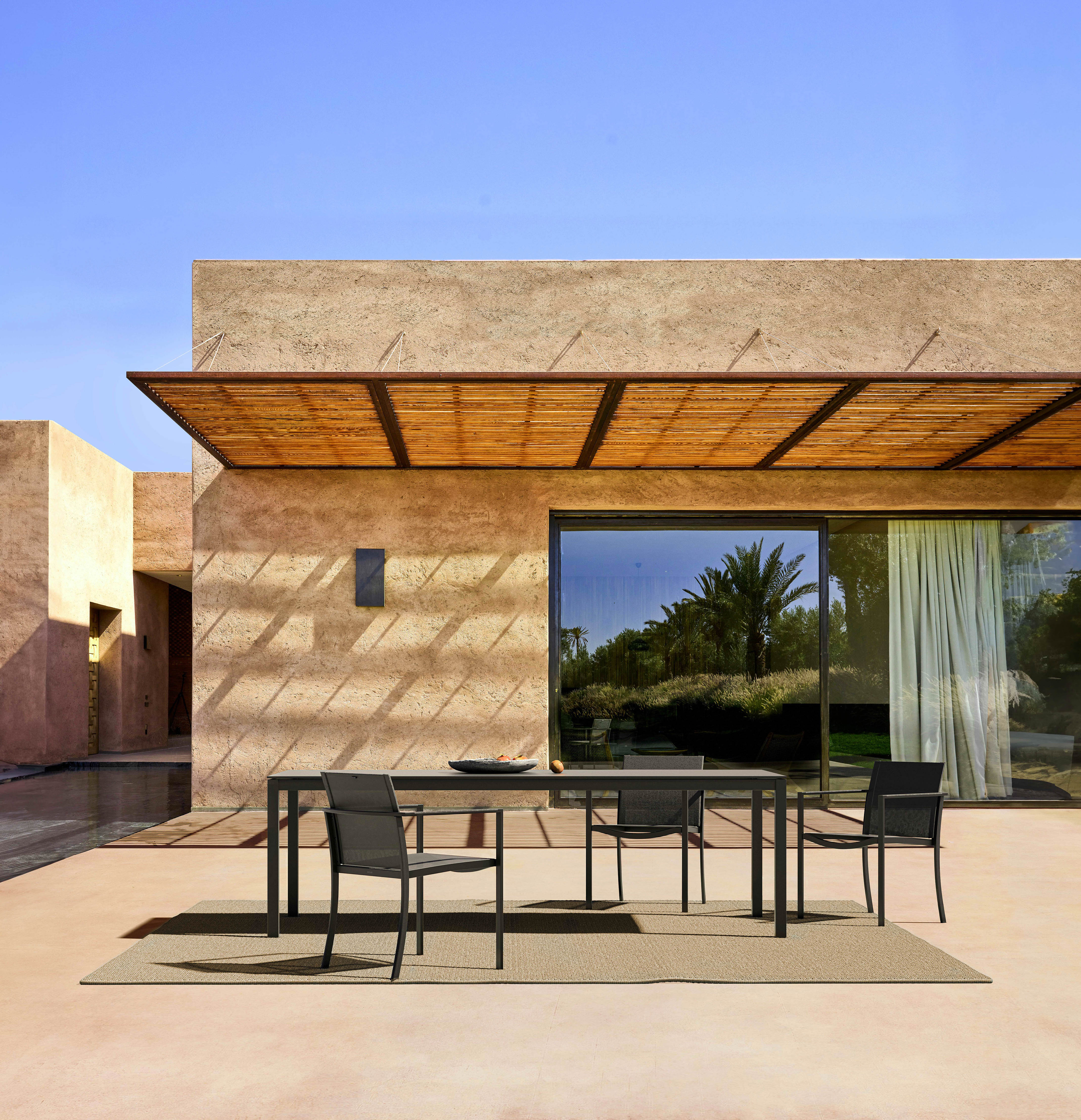 Dining tables | Royal Botania