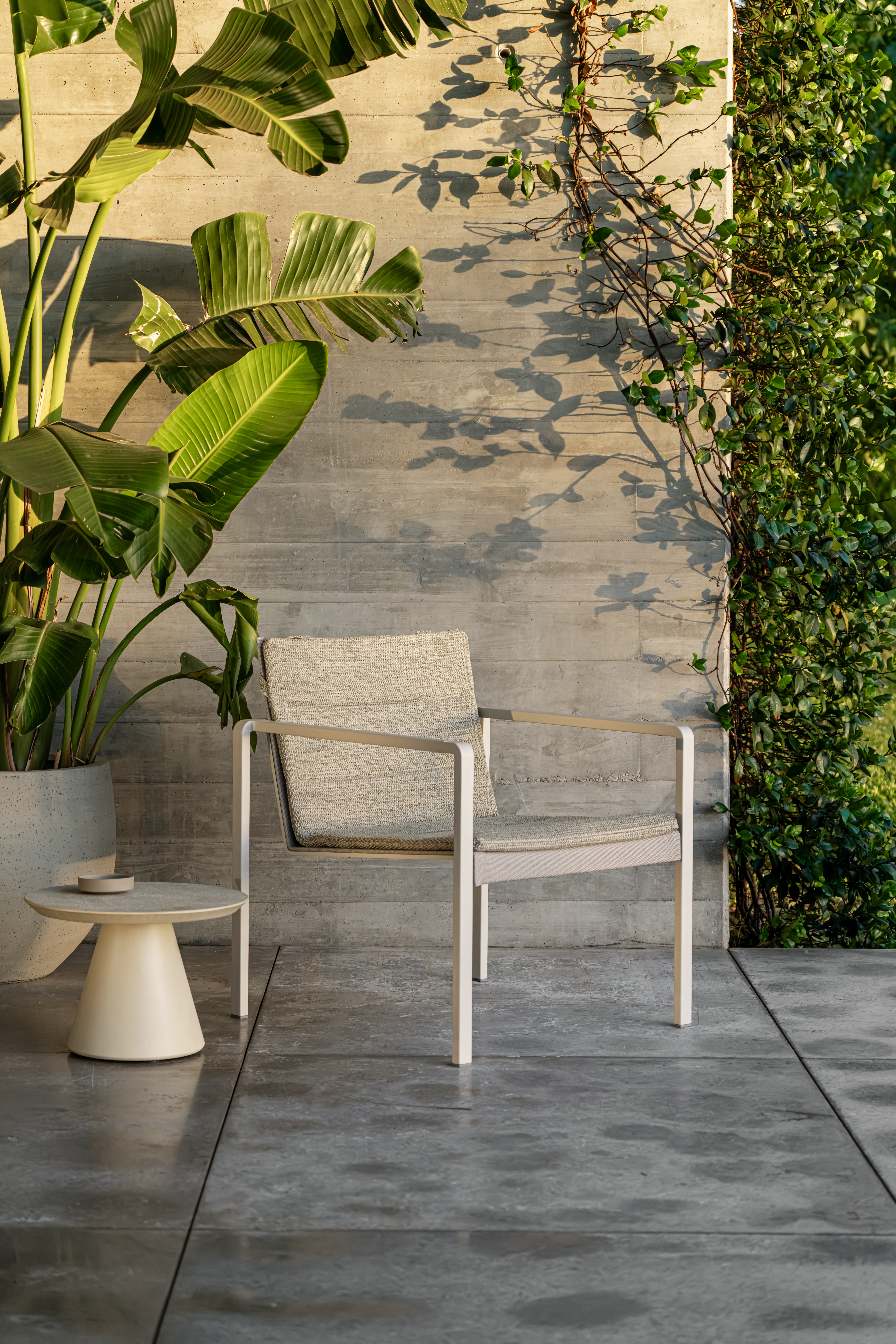 Alura arm chair | Royal Botania